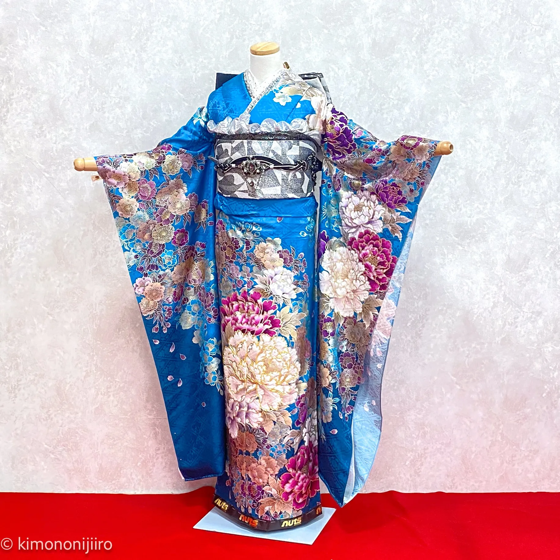 nuts　青-モダン